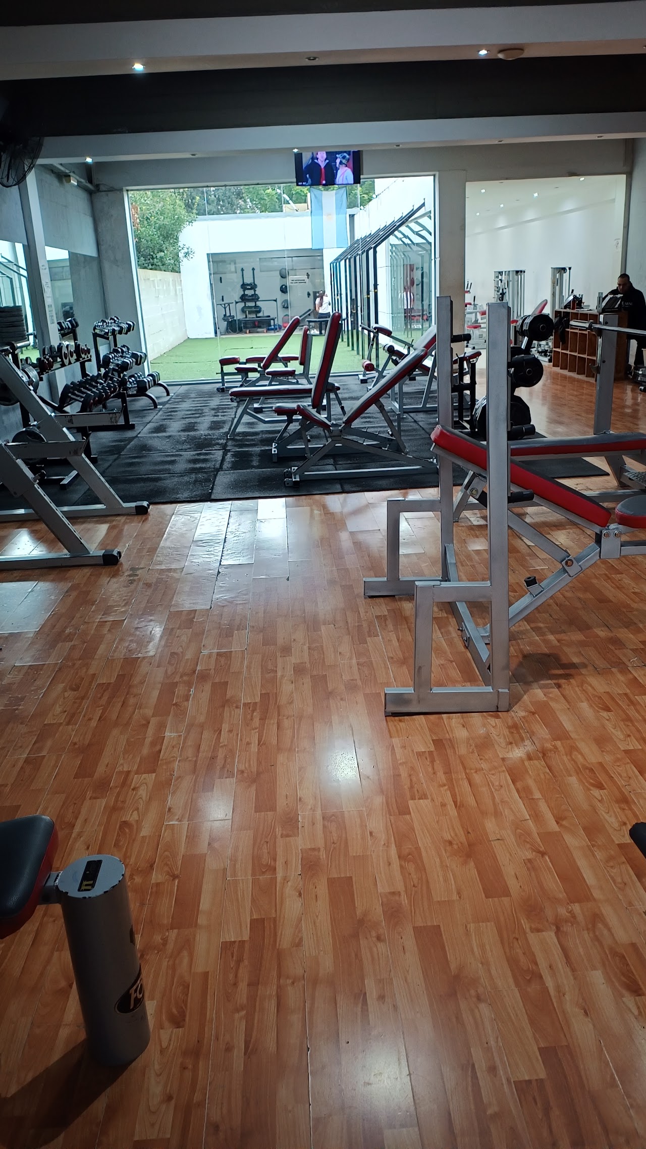 Pista Funcional y Racks de Potencia Gimnasio Gelmini